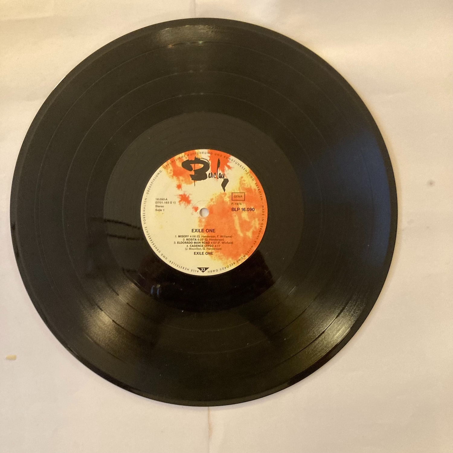 Voir photo 4 de Exile One – Exile One - Vinyle 33 Exile One – Exile One - Vinyle 33 Bon état - Vue 4 -